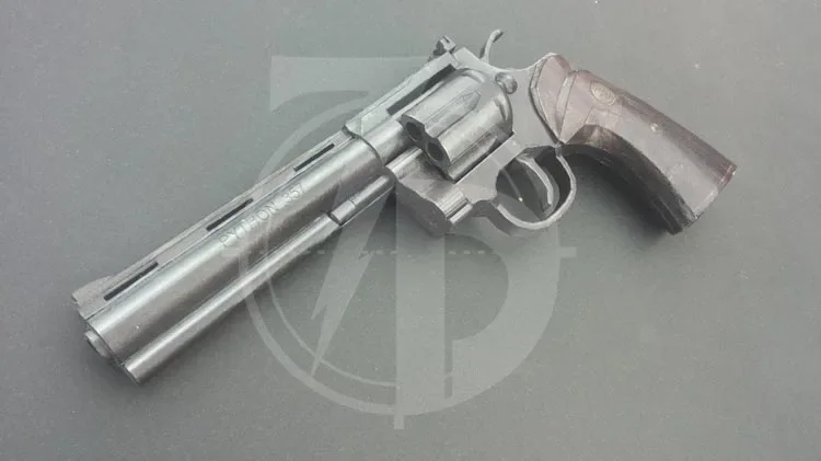 1:1 Revolver Python Gun 3D Pap - огляд і ціна Model Kit Revolver