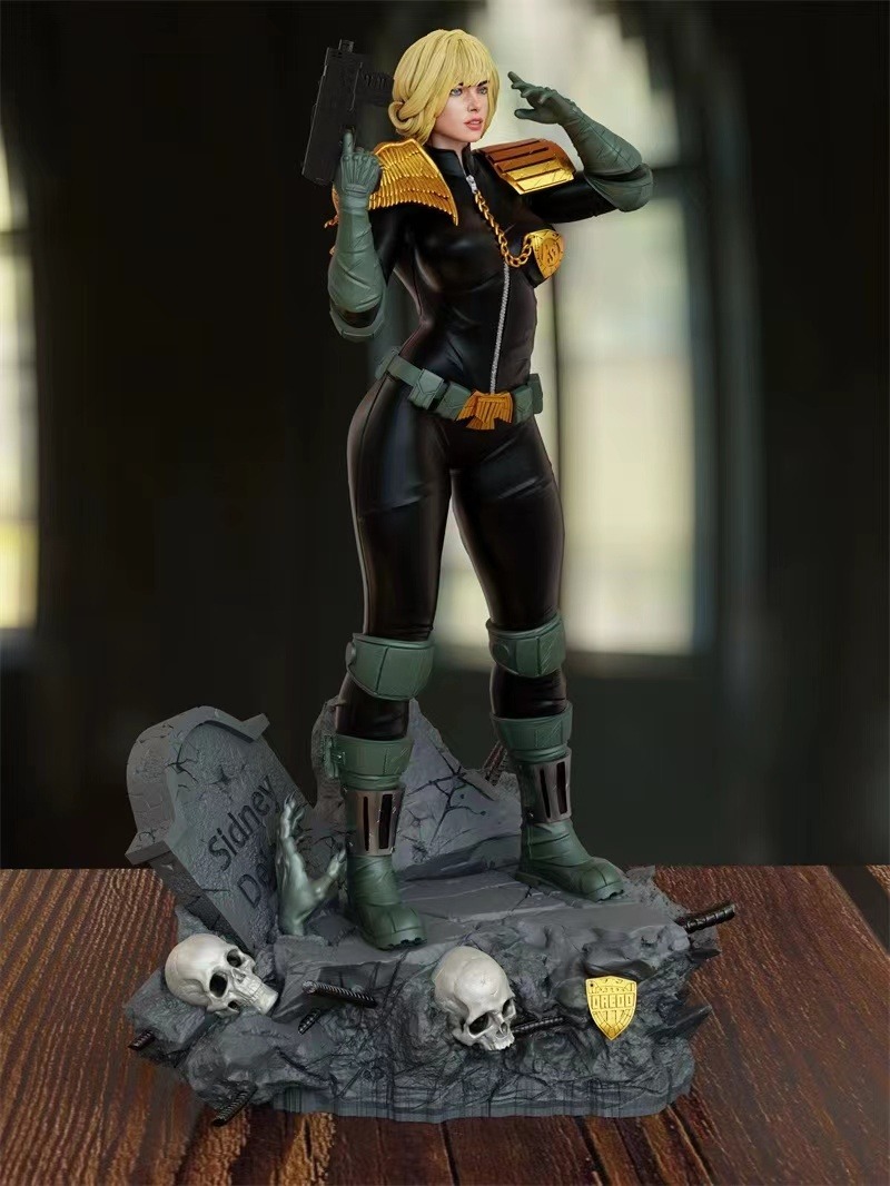 1/24 Scale Cassandra Anderson  - огляд і ціна Model Kit Judge