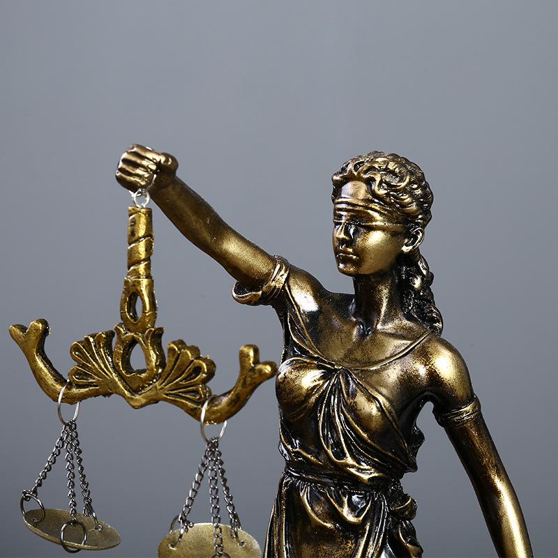 Antique Brass Lady Justice Sta - огляд і ціна Model Kit Judge